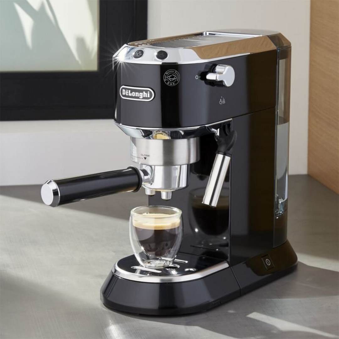 Sử dụng máy pha cà phê giúp bạn làm ra được những ly cà phê thơm ngon 